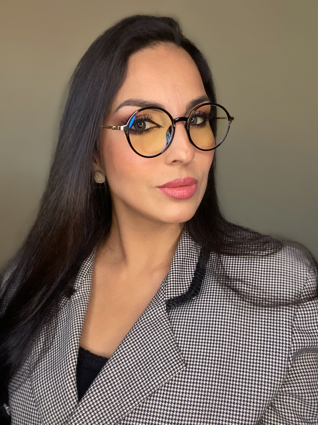 black glasses for women