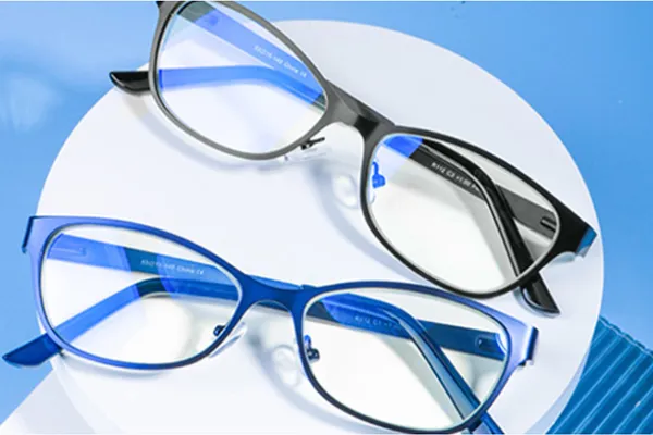 Advantages and disadvantages of multifocal reading glasses