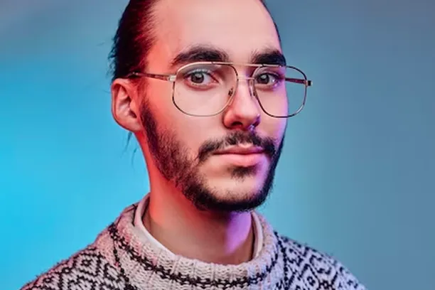 Shining Bright- Exploring the Elegance of Silver Eyewear