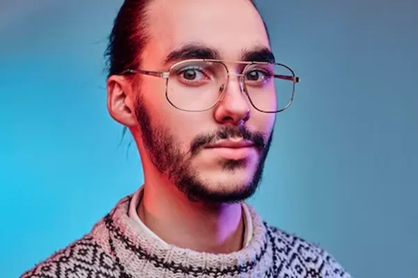 Shining Bright- Exploring the Elegance of Silver Eyewear
