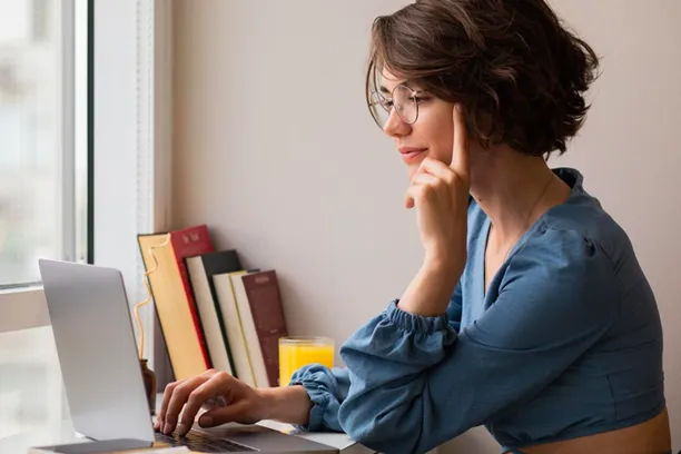 Shield Your Eyes with Elegance: Women’s Blue Light Glasses for the Modern Day