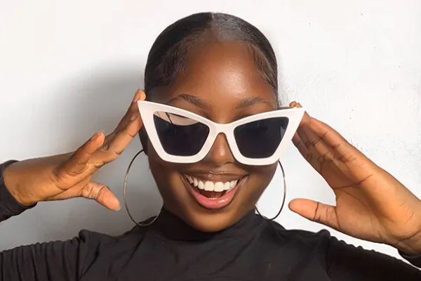 Get Taylor Swift’s sunglasses Style with EFE’s Affordable Fashion Sunglasses!