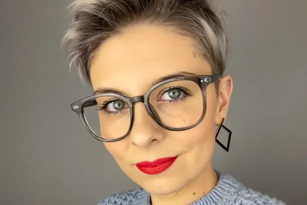 Grey Glasses: Unveiling the Latest Trend in Eyewear Fashion