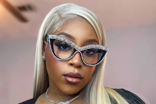 Opt for EFE's Shiny Party Queen Glasses as a Striking Accessory