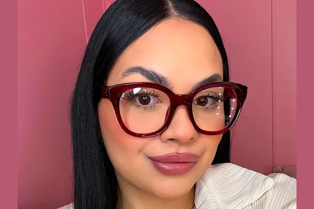 Redefined Style: Choosing the Right Red Glasses Frames for Your Skin Tone