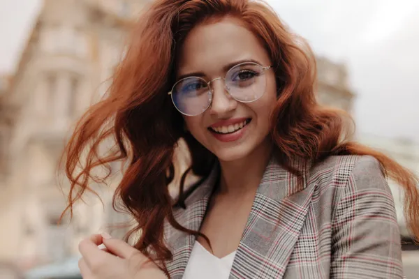 Finding the Best Glasses For Your Oval Face