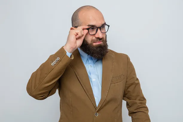 How to Choose the Perfect Reading Glasses for Men with Big Heads